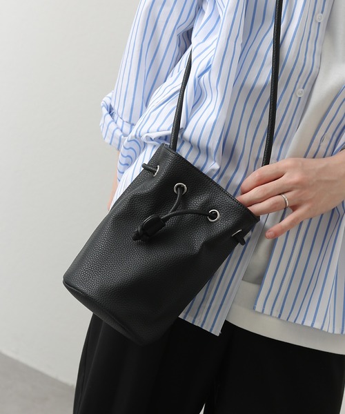 COLONY 2139(コロニートゥーワンスリーナイン)の「巾着ショルダーバッグ/ユニセックス(ショルダーバッグ・メンズ・グレー/ブラック・FREE)」の22枚目の写真