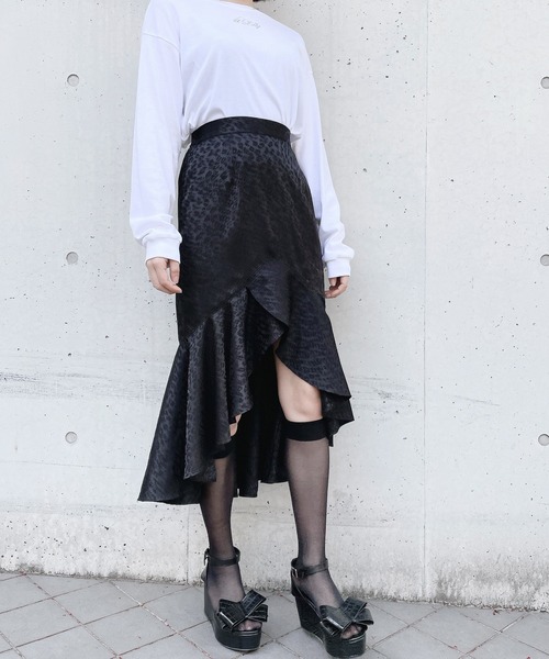 ✨美品✨lilLilly リルリリー サイドフリル サテンスカート ブラック lilLilly（リルリリー）の「レオパードフリルスカート（スカート