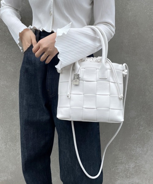 loti（ロティ）の「WEB限定 loti メッシュ巾着ショルダーBAG（ショルダーバッグ・レディース・オフホワイト/ブラック/グリーン・FREE）」の4枚目の写真