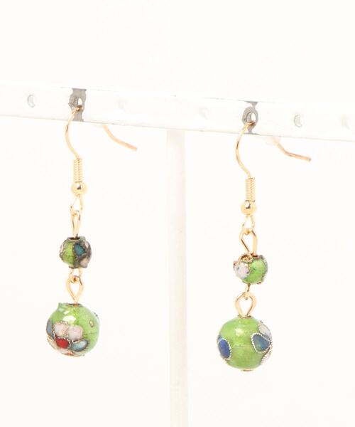 チャイハネ(チャイハネ)の「【チャイハネ】七宝ピアス(ピアス(両耳用)・レディース・ホワイト/ブラック/ネイビー/レッド/イエロー/ブルー/グリーン/ライトグリーン・FREE)」の4枚目の写真