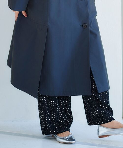 le.coeur blanc（ルクールブラン）の「テントラインステンカラーコート（ステンカラーコート・レディース・ベージュ/ネイビー・38）」の4枚目の写真