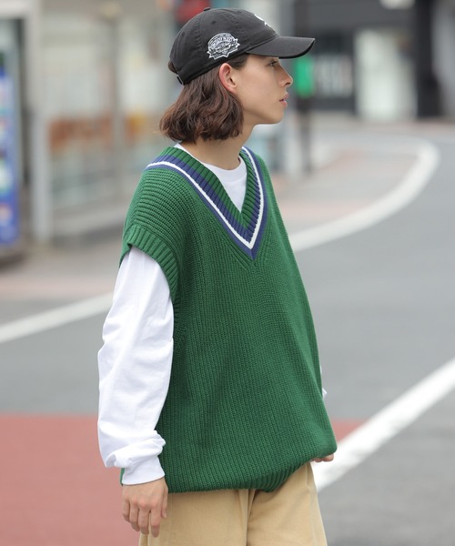 WEGO(ウィゴー)の「WEGO/ラインチルデンニットベスト(ベスト・メンズ・ホワイト/ベージュ/ダークグリーン・MEDIUM/LARGE)」の18枚目の写真