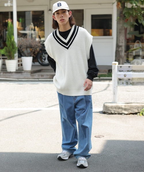 WEGO(ウィゴー)の「WEGO/ラインチルデンニットベスト(ベスト・メンズ・ホワイト/ベージュ/ダークグリーン・MEDIUM/LARGE)」の5枚目の写真