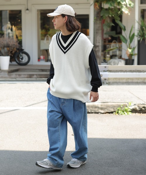 WEGO(ウィゴー)の「WEGO/ラインチルデンニットベスト(ベスト・メンズ・ホワイト/ベージュ/ダークグリーン・MEDIUM/LARGE)」の6枚目の写真