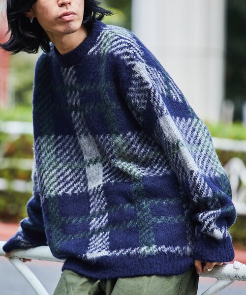 FREAK'S STORE（フリークスストア）の「WEB限定 ビッグシルエット モヘヤタッチ チェック柄 クルーネック シャギーニット/セーター（ニット/セーター・メンズ・ブラック/ブラウン/ネイビー・SMALL/MEDIUM/LARGE）」の5枚目の写真