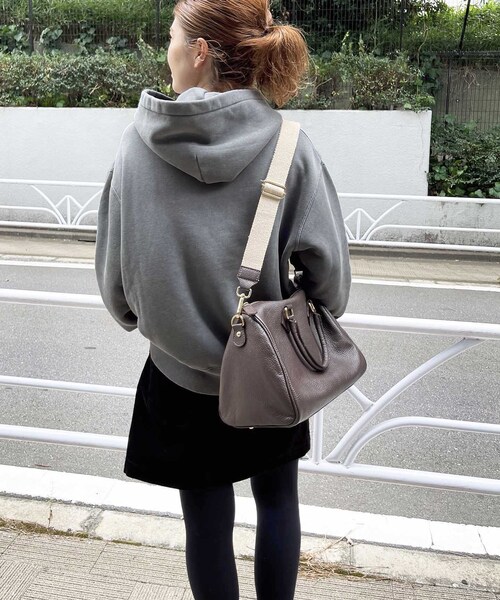 Spick & Span（スピックアンドスパン）の「ヴィンテージライクロゴプルオーバー（パーカー・レディース・チャコールグレー/アイボリー・FREE）」の14枚目の写真