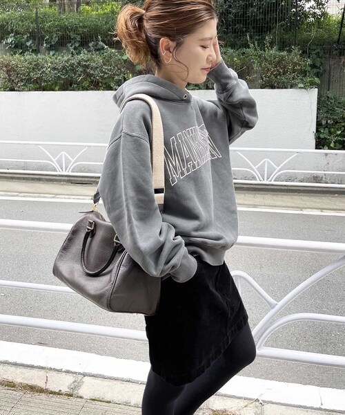 Spick & Span（スピックアンドスパン）の「ヴィンテージライクロゴプルオーバー（パーカー・レディース・チャコールグレー/アイボリー・FREE）」の15枚目の写真