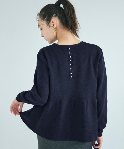 coca（coca）（コカ）の「【WEB限定セール】バックパールフレアニット（ニット/セーター・レディース・ブラック/グレー/ベージュ/アイボリー/ライトグレー/チャコール/ネイビー/ライトブルー・M/L/XL/S）」の8枚目の写真