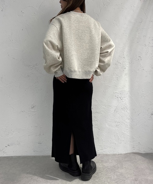 apres jour mignon(アプレジュールミニョン)の「ショート丈裏起毛トップス【ZOZOTOWN限定アイテム】(スウェット・レディース・ネイビー/ナチュラル/アイボリー・フリー/X-LARGE)」の4枚目の写真