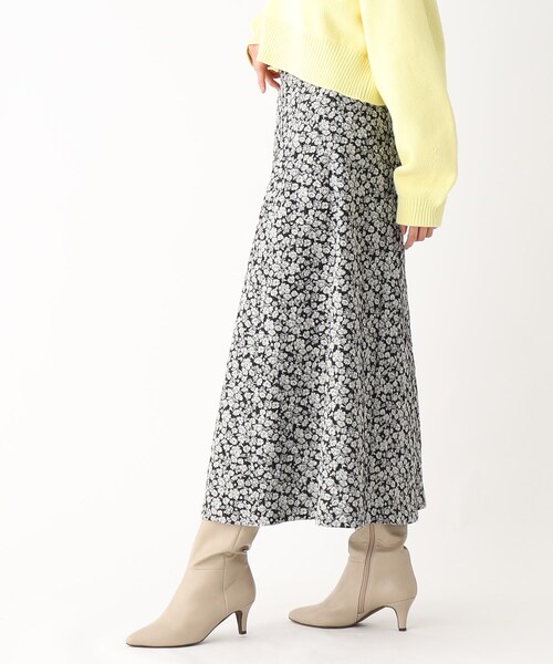 OPAQUE.CLIP（オペークドットクリップ）の「◆フラワージャカード フレアスカート（スカート・レディース・ブラック系/ブルー系・36/38/40）」の4枚目の写真