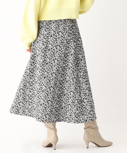 OPAQUE.CLIP（オペークドットクリップ）の「◆フラワージャカード フレアスカート（スカート・レディース・ブラック系/ブルー系・36/38/40）」の5枚目の写真