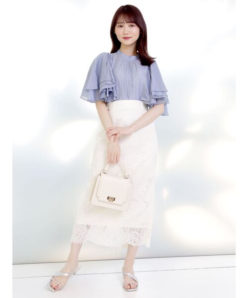 MERCURYDUO(マーキュリーデュオ)の「2WAYオープンショルダーラッフルブラウス(シャツ/ブラウス・レディース・オフホワイト/ライトブルー/ピンク・FREE)」の8枚目の写真