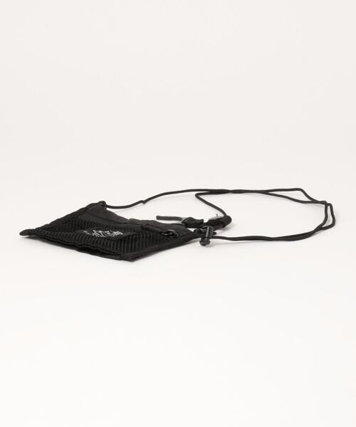 THRASHER（スラッシャー）の「MINI SACOCHE/THRASHER スラッシャーフロントメッシュデザインミニポーチ ショルダーバッグ（ポーチ・メンズ・ブラック/サンドベージュ・FREE）」の5枚目の写真