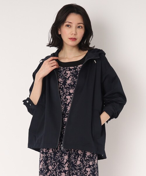 LAURA ASHLEY(ローラアシュレイ)の「【洗える】ウエストドロストマンパ(ブルゾン・レディース・ライトベージュ/ネイビー・38)」の2枚目の写真