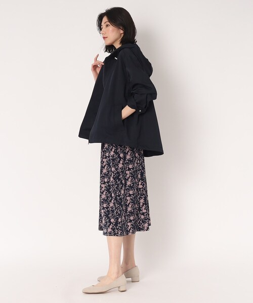 LAURA ASHLEY(ローラアシュレイ)の「【洗える】ウエストドロストマンパ(ブルゾン・レディース・ライトベージュ/ネイビー・38)」の22枚目の写真