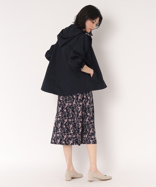 LAURA ASHLEY(ローラアシュレイ)の「【洗える】ウエストドロストマンパ(ブルゾン・レディース・ライトベージュ/ネイビー・38)」の12枚目の写真