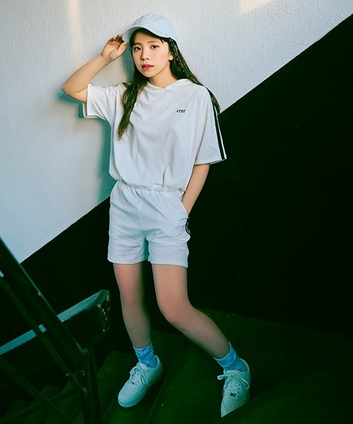 LOVETOXIC(ラブトキシック)の「【LTXC】吸水速乾ラインパーカ(パーカー・キッズ・オフホワイト/ブラック/サックスブルー・SS/S/M/L)」の12枚目の写真