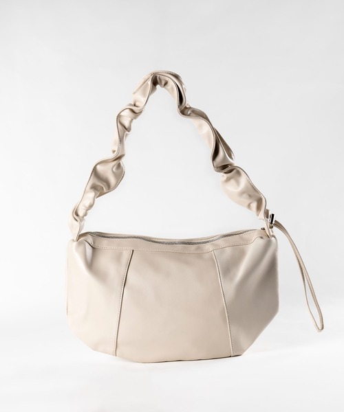 me+em select（ミームセレクト）の「シャーリングハンドルショルダーバッグ ／ shirring handle shoulder bag（ショルダーバッグ・レディース・ブラック/アイボリー・FREE）」の11枚目の写真