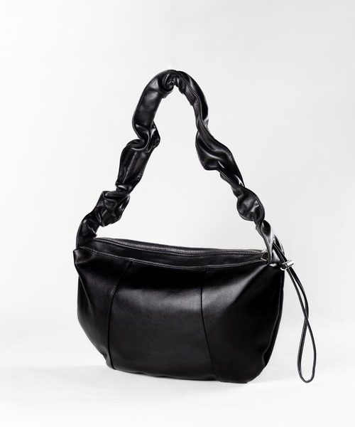 me+em select（ミームセレクト）の「シャーリングハンドルショルダーバッグ ／ shirring handle shoulder bag（ショルダーバッグ・レディース・ブラック/アイボリー・FREE）」の7枚目の写真