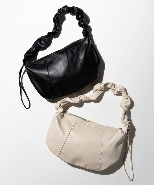 me+em select（ミームセレクト）の「シャーリングハンドルショルダーバッグ ／ shirring handle shoulder bag（ショルダーバッグ・レディース・ブラック/アイボリー・FREE）」の17枚目の写真