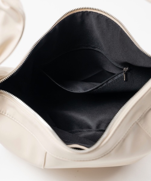 me+em select（ミームセレクト）の「シャーリングハンドルショルダーバッグ ／ shirring handle shoulder bag（ショルダーバッグ・レディース・ブラック/アイボリー・FREE）」の12枚目の写真