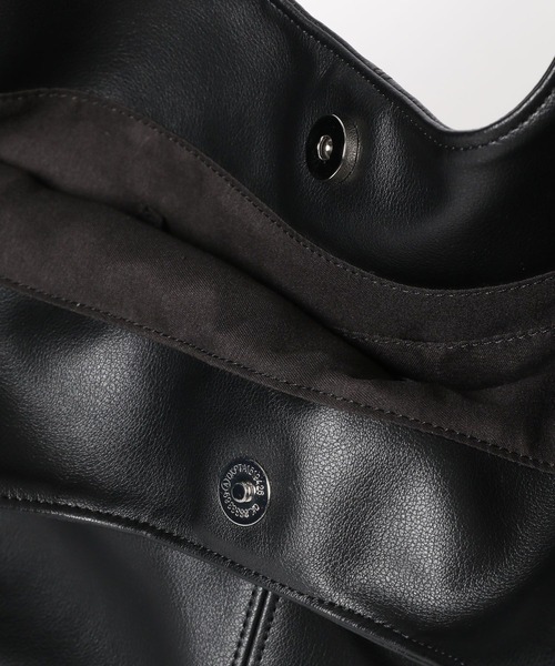 LAKOLE(ラコレ)の「ヨコ型トートバッグ / 963001(トートバッグ・レディース・シルバー/ブラック/アイボリー・FREE)」の9枚目の写真