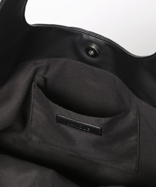 LAKOLE(ラコレ)の「ヨコ型トートバッグ / 963001(トートバッグ・レディース・シルバー/ブラック/アイボリー・FREE)」の10枚目の写真