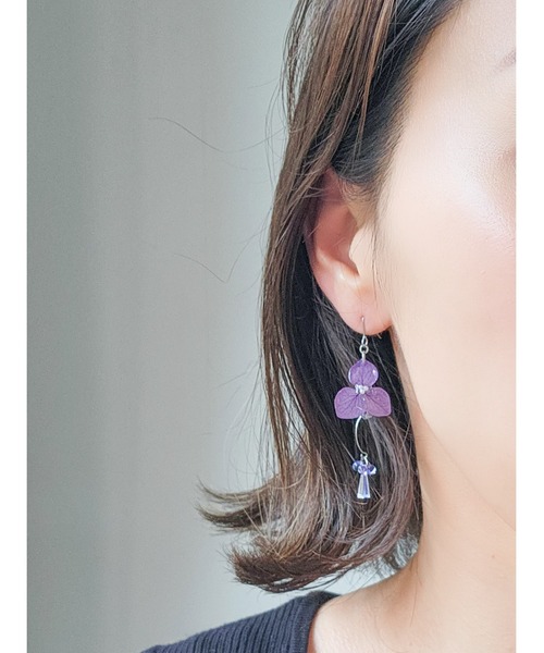 tone(トーン)の「【Tresor】紫陽花 swing ピアス(MA)(ピアス(両耳用)・レディース・ブルー/ラベンダー/ネイビー・FREE)」の11枚目の写真