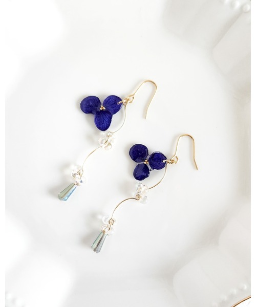tone(トーン)の「【Tresor】紫陽花 swing ピアス(MA)(ピアス(両耳用)・レディース・ブルー/ラベンダー/ネイビー・FREE)」の13枚目の写真