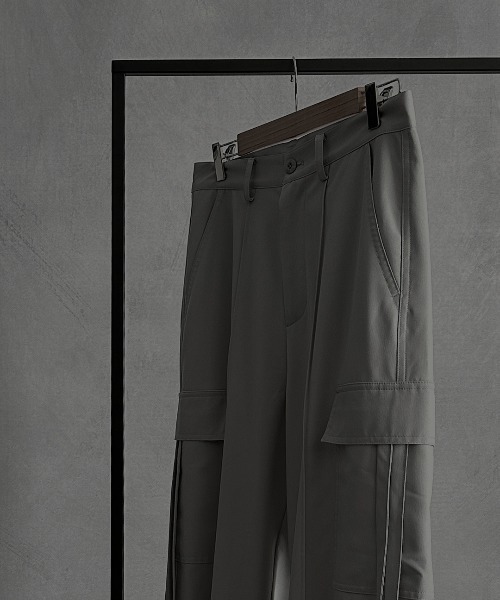 SERACE(セラス)の「【SERACE】Loose drape/denim wide slacks cargo pants / ルーズドレープ/デニムワイドスラックスカーゴパンツ(カーゴパンツ・メンズ・ライトグレー/ブラック/グレー系/チャコールグレー/オフホワイト/ブラック系/グレー・L/M/S)」の18枚目の写真