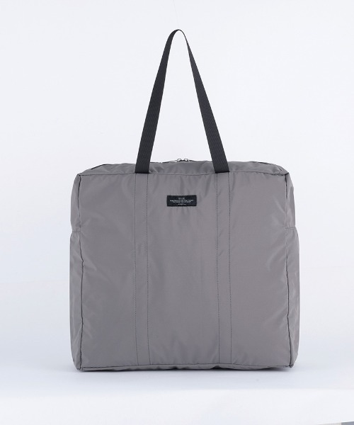 TIMELESS COMFORT(タイムレスコンフォート)の「SOLEIL(ソレイユ)ウィークエンドボストンM(ボストンバッグ・レディース・ブラック/グレイッシュベージュ/カーキ系/テラコッタ/ブルー/レモンイエロー/ブラウン/グレー/ライトブルー/オフホワイト/ピンク/ライム/オレンジ/ダークグレー/レッド/コバルトブルー/マスタード・ONE SIZE)」の4枚目の写真