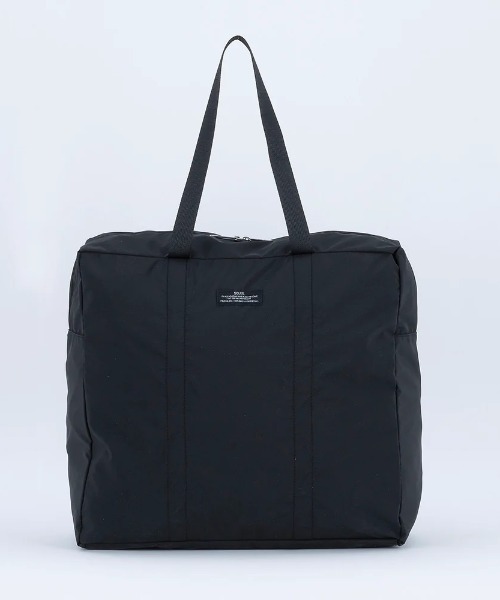 TIMELESS COMFORT(タイムレスコンフォート)の「SOLEIL(ソレイユ)ウィークエンドボストンM(ボストンバッグ・レディース・ブラック/グレイッシュベージュ/カーキ系/テラコッタ/ブルー/レモンイエロー/ブラウン/グレー/ライトブルー/オフホワイト/ピンク/ライム/オレンジ/ダークグレー/レッド/コバルトブルー/マスタード・ONE SIZE)」の2枚目の写真