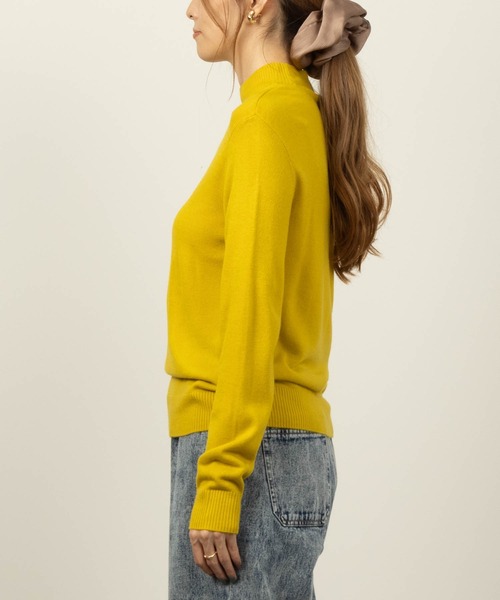 NAVY(ネイビー)の「NAVY 洗えるニット カシミヤタッチ ハイネックプルオーバー(ニット/セーター・レディース・ブラック/ブルーグリーン/イエロー/グレイッシュベージュ・L/M)」の6枚目の写真