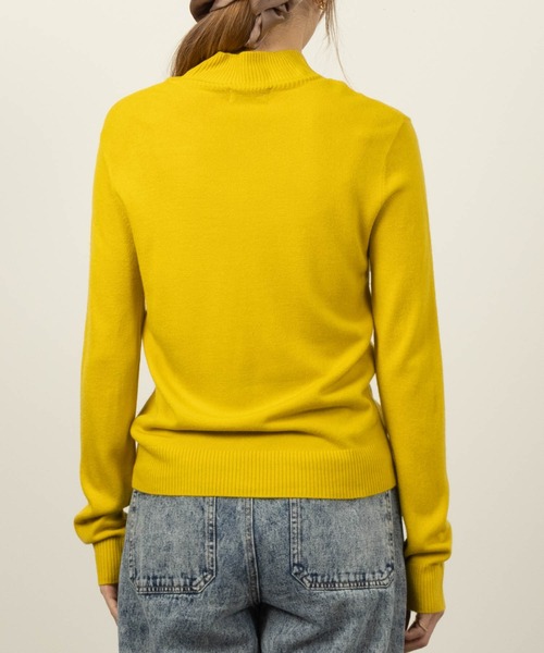 NAVY(ネイビー)の「NAVY 洗えるニット カシミヤタッチ ハイネックプルオーバー(ニット/セーター・レディース・ブラック/ブルーグリーン/イエロー/グレイッシュベージュ・L/M)」の7枚目の写真