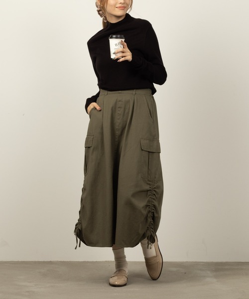 NAVY(ネイビー)の「NAVY 洗えるニット カシミヤタッチ ハイネックプルオーバー(ニット/セーター・レディース・ブラック/ブルーグリーン/イエロー/グレイッシュベージュ・L/M)」の9枚目の写真