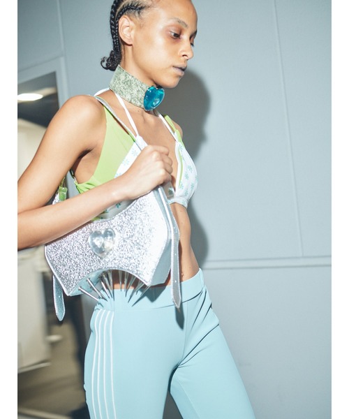 PAMEO POSE(パメオポーズ)の「Teenager Bow Bag Metalic(ハンドバッグ・レディース・ピンク/シルバー・FREE)」の4枚目の写真