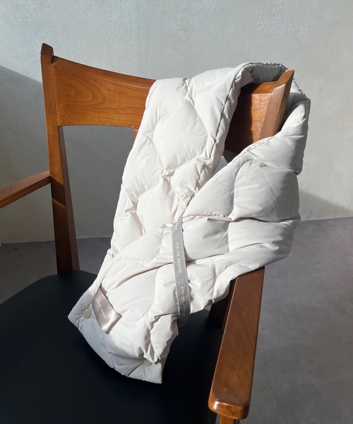 DouDou（ドゥドゥ）の「ダウンマフラー（ストール/ショール・レディース・グレイッシュベージュ/ブルー系その他・FREE）」の9枚目の写真