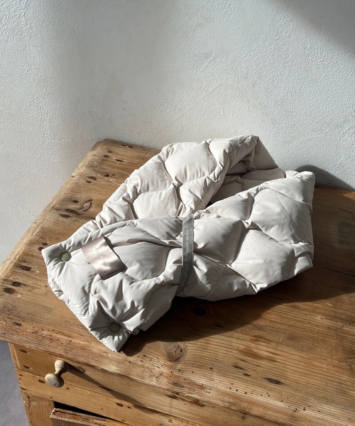 DouDou（ドゥドゥ）の「ダウンマフラー（ストール/ショール・レディース・グレイッシュベージュ/ブルー系その他・FREE）」の10枚目の写真