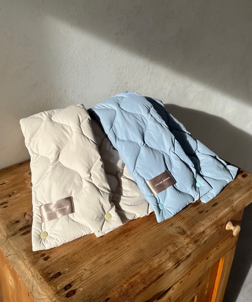 DouDou（ドゥドゥ）の「ダウンマフラー（ストール/ショール・レディース・グレイッシュベージュ/ブルー系その他・FREE）」の13枚目の写真