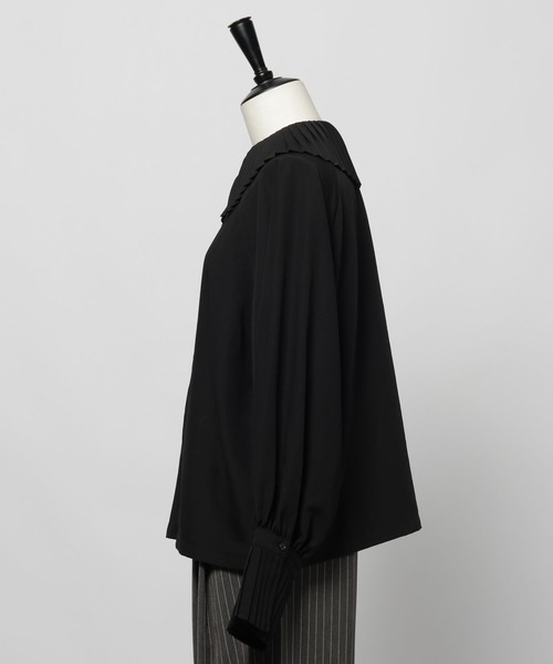 niko and...（ニコアンド）の「プリーツディテールブラウス（シャツ/ブラウス・レディース・ブラック/オフホワイト・LARGE/MEDIUM）」の3枚目の写真