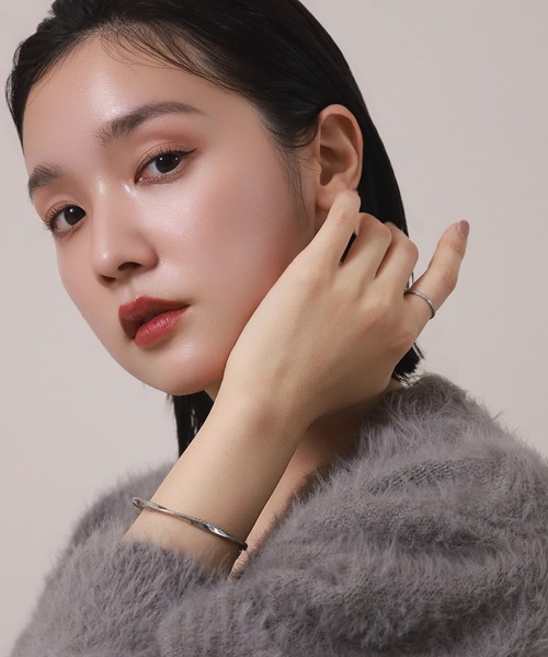 LHME(エルエイチエムイー)の「【WEB限定】”Enhance”ハーフエタニティリング/ジルコニア/サージカルステンレス(金属アレルギー対応)【LHME / エルエイチエムイー】(リング・レディース・シルバー/ゴールド・9号/11号/13号/15号)」の14枚目の写真