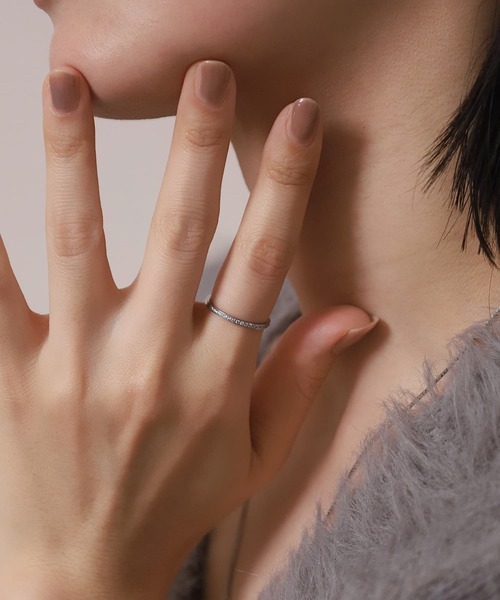 LHME(エルエイチエムイー)の「【WEB限定】”Enhance”ハーフエタニティリング/ジルコニア/サージカルステンレス(金属アレルギー対応)【LHME / エルエイチエムイー】(リング・レディース・シルバー/ゴールド・9号/11号/13号/15号)」の15枚目の写真