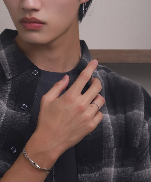 LHME(エルエイチエムイー)の「【WEB限定】”Enhance”ハーフエタニティリング/ジルコニア/サージカルステンレス(金属アレルギー対応)【LHME / エルエイチエムイー】(リング・レディース・シルバー/ゴールド・9号/11号/13号/15号)」の21枚目の写真