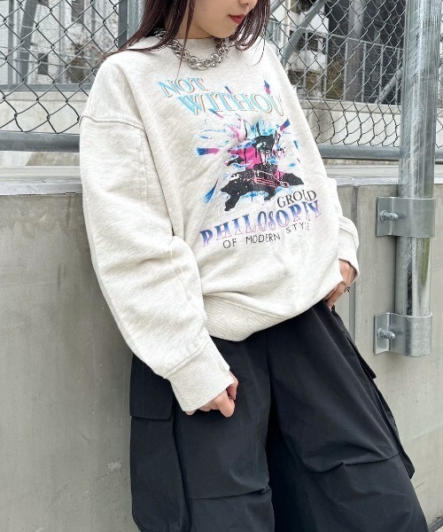 PAGEBOY(ページボーイ)の「サンダーロックBIGスウェット(スウェット・レディース・スミクロ/スカイブルー/オートミール・FREE)」の2枚目の写真