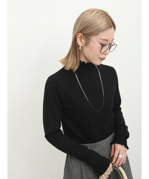 Samansa Mos2 blue（サマンサモスモスブルー）の「フリル衿ニットプルオーバー（ニット/セーター・レディース・キナリ/シルバーグレー/ブラック・F）」の5枚目の写真