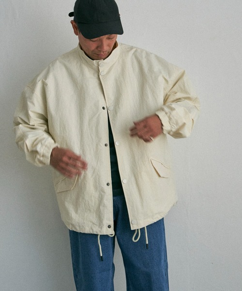 NO NEED（ノーニード）の「スタンドカラー 裾ドロストブルゾン（ブルゾン・メンズ・ベージュ/ホワイト/ブラック・L/M/LL）」の11枚目の写真