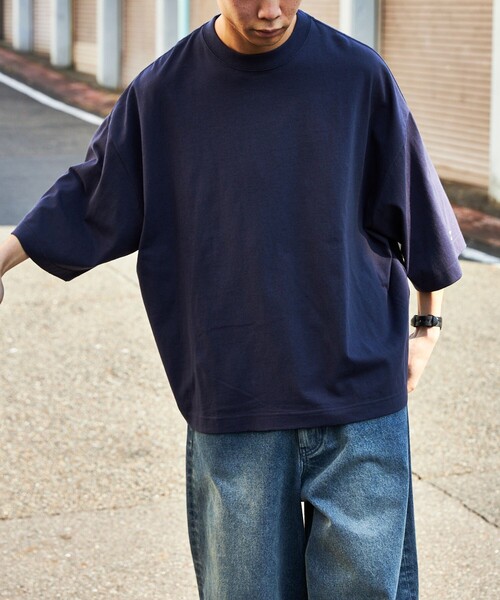 FREAK'S STORE（フリークスストア）の「限定展開 CHOW DOWN/チャウダウン ビッグシルエット ワンポイント刺繍 クルーネックTシャツ/ワイドシルエット（Tシャツ/カットソー・メンズ・グレイッシュベージュ/スミクロ/ネイビー/ブラック/アッシュグレー/ホワイト・LARGE/SMALL/MEDIUM）」の6枚目の写真