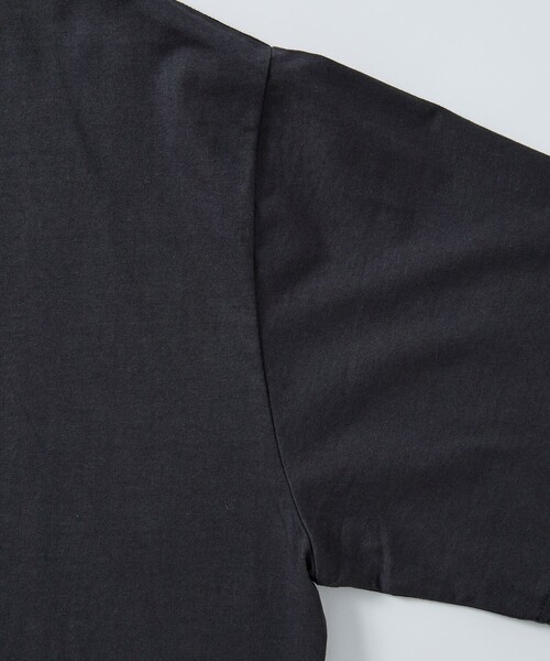 FREAK'S STORE（フリークスストア）の「限定展開 CHOW DOWN/チャウダウン ビッグシルエット ワンポイント刺繍 クルーネックTシャツ/ワイドシルエット（Tシャツ/カットソー・メンズ・グレイッシュベージュ/スミクロ/ネイビー/ブラック/アッシュグレー/ホワイト・LARGE/SMALL/MEDIUM）」の11枚目の写真