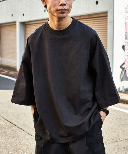 FREAK'S STORE（フリークスストア）の「限定展開 CHOW DOWN/チャウダウン ビッグシルエット ワンポイント刺繍 クルーネックTシャツ/ワイドシルエット（Tシャツ/カットソー・メンズ・グレイッシュベージュ/スミクロ/ネイビー/ブラック/アッシュグレー/ホワイト・LARGE/SMALL/MEDIUM）」の19枚目の写真