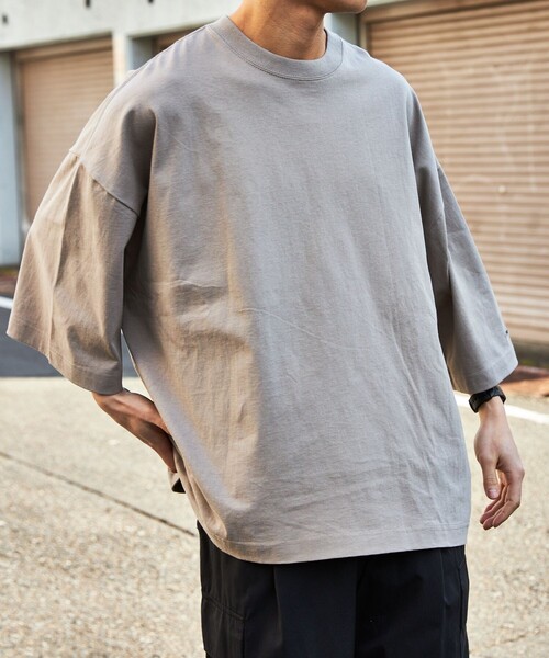 FREAK'S STORE（フリークスストア）の「限定展開 CHOW DOWN/チャウダウン ビッグシルエット ワンポイント刺繍 クルーネックTシャツ/ワイドシルエット（Tシャツ/カットソー・メンズ・グレイッシュベージュ/スミクロ/ネイビー/ブラック/アッシュグレー/ホワイト・LARGE/SMALL/MEDIUM）」の16枚目の写真